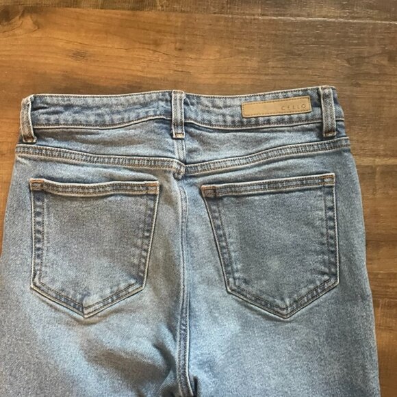 Cello High Rise Distressed Skinny Jeans Light Wash Raw Hem Size 5 - Picture 7 of 7